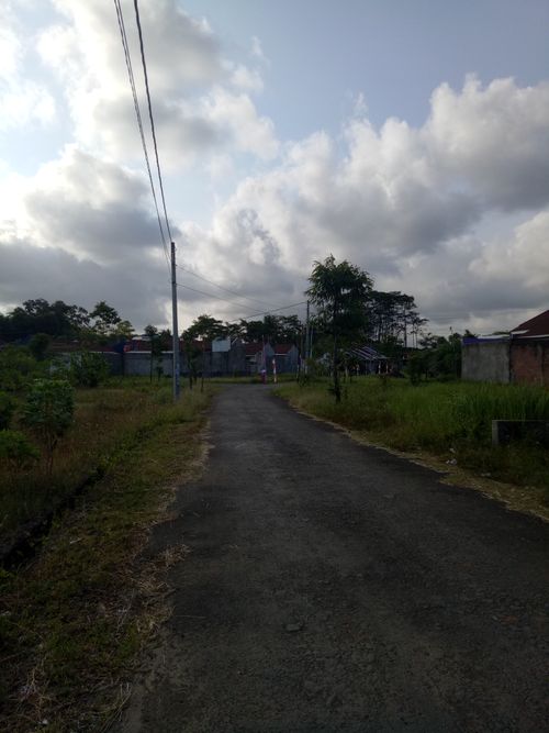 foto posisi tengah perumahan Bukit Tunggul Wulung