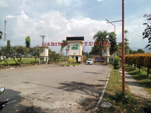 foto gerbang perumahan GADING TUTUKA RESIDENCE kirana