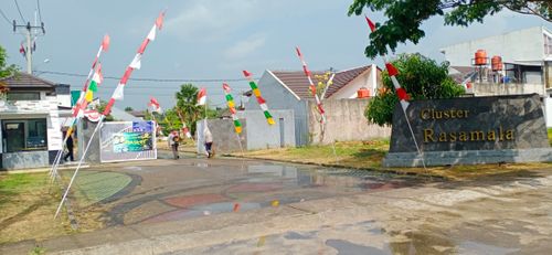 foto gerbang perumahan Bumi Panyawangan Cluster Rasamala dan Campaka