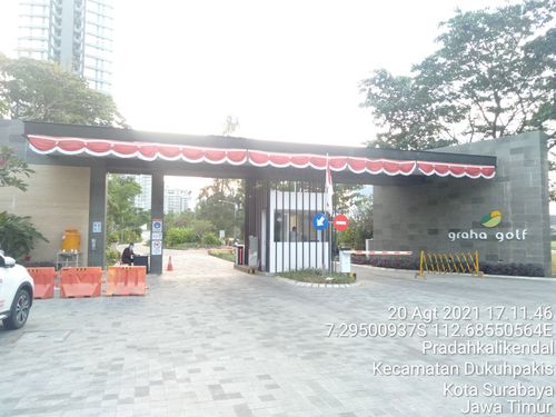 foto gerbang perumahan Apartment Graha Golf