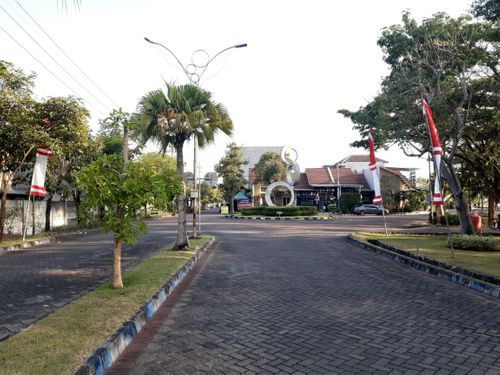 foto gerbang perumahan TAMAN WISATA REGENCY