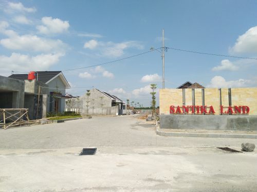 foto gerbang perumahan SANTIKA LAND