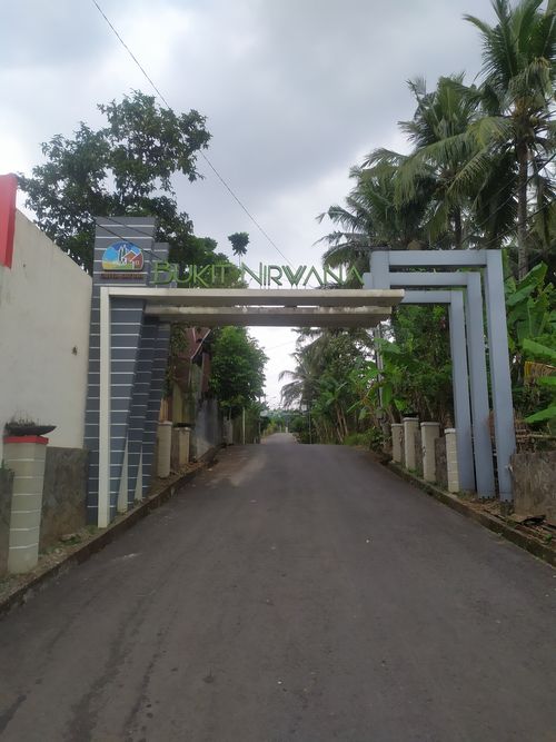foto gerbang perumahan GRIYA SATRIA BUKIT NIRWANA
