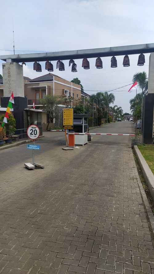 foto gerbang perumahan PESONA BALI CITY VIEW