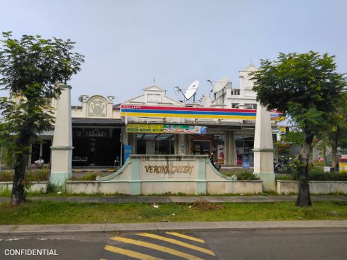 foto gerbang perumahan VERONA GALLERY