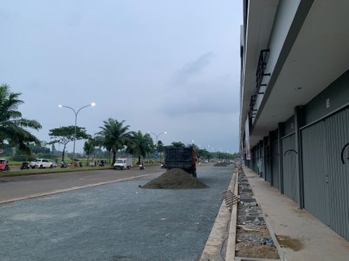 foto gerbang perumahan GRAND WISATA ZONA 2 DAN 3