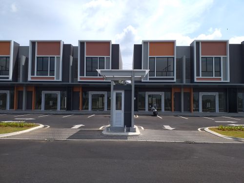 foto posisi tengah perumahan SUMMARECON BANDUNG - CRYSTAL COMMERCIAL
