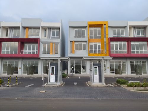 foto posisi tengah perumahan SUMMARECON BANDUNG - RUBY COMMERCIAL