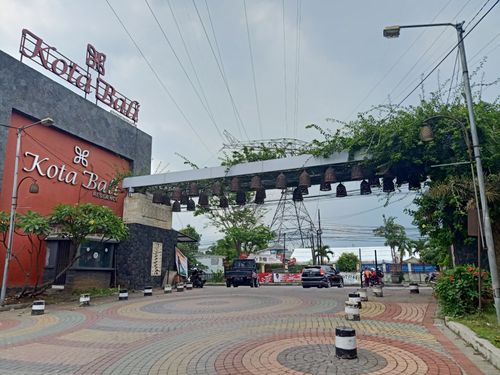 foto gerbang perumahan Kota Bali