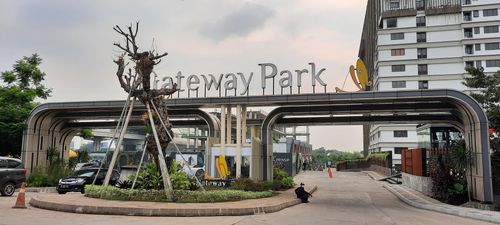 foto gerbang perumahan GATEWAY PARK LRT CITY JATIBENING
