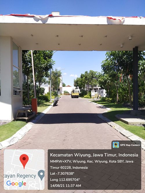 foto gerbang perumahan Dian Istana Oasia