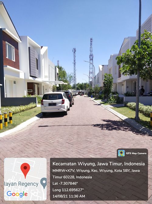 foto posisi tengah perumahan Dian Istana Oasia