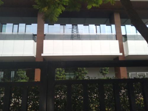 foto posisi tengah perumahan Capitol Suites