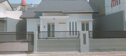 foto tampak rumah tipe 60/200 perumahan TAMAN KOPO INDAH III