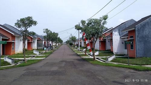 foto posisi tengah perumahan SPRING FIELD (CITRA MAJA RAYA JO)