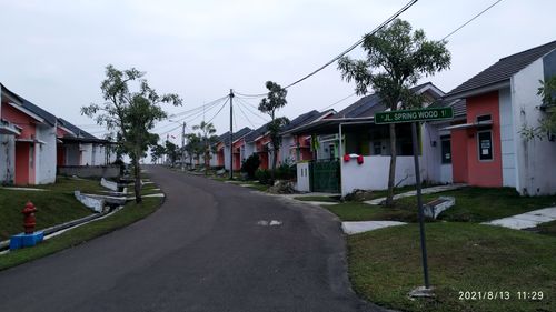 foto posisi tengah perumahan SPRING WOOD (CITRA MAJA RAYA JO)