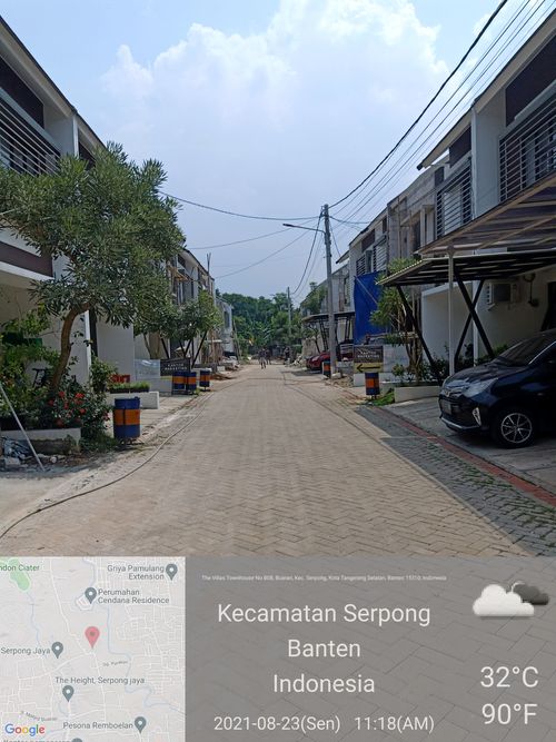 foto posisi tengah perumahan THE VILLAS TOWN HOUSE