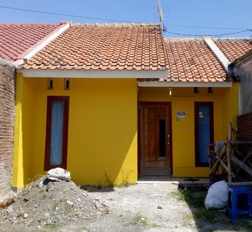 foto tampak rumah tipe 30/60 perumahan GRAND MAHKOTA PERMAI