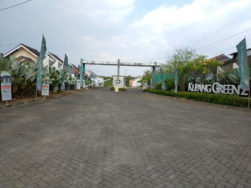 foto gerbang perumahan Perumnas Klipang Green 2