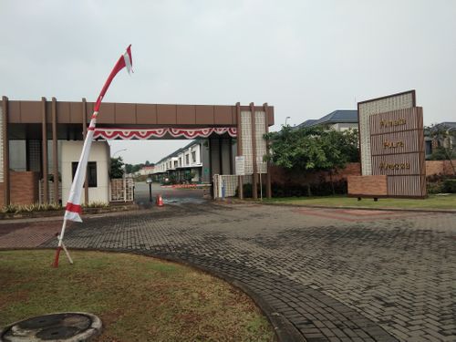 foto gerbang perumahan THE MOZIA