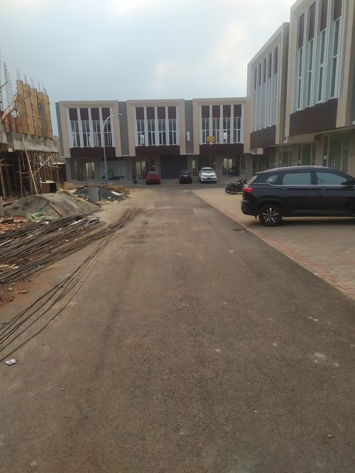 foto posisi tengah perumahan Kota Wisata Commpark