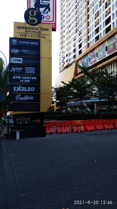 foto gerbang perumahan Gunawangsa Tidar Superblock