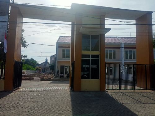 foto gerbang perumahan Green Mansion Regency