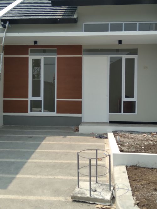 foto tampak rumah tipe 40/112 perumahan TAMAN KOPO INDAH V
