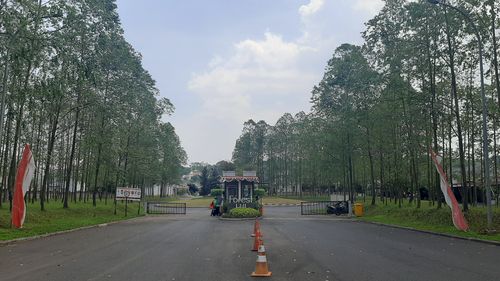 foto gerbang perumahan Ruko Forest Hill Citraland BSB City