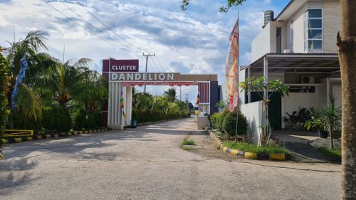 foto gerbang perumahan Griya Duta Mas Cluster Dandelion