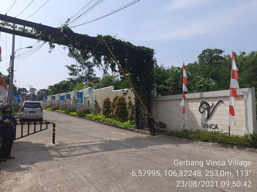 foto gerbang perumahan VINCA VILLAGE