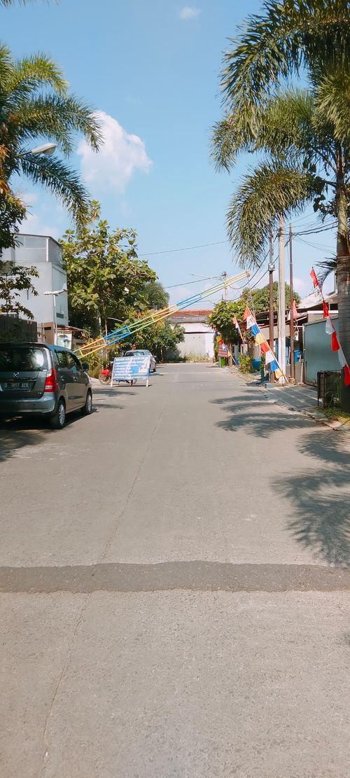 foto posisi tengah perumahan Taman Holis Indah II