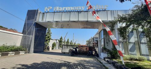 foto gerbang perumahan Harmony Palur