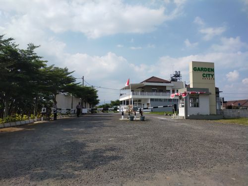 foto gerbang perumahan Garden City 1 (1 lantai)