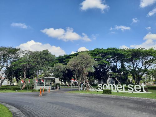 foto gerbang perumahan BUKIT GOLF INTERNASIONAL CITRALAND