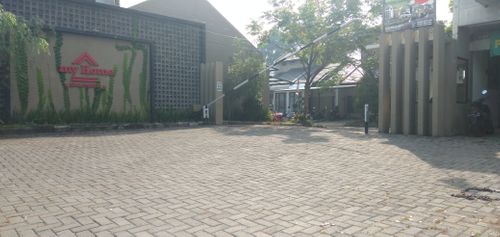 foto gerbang perumahan My Home @ Arcamanik