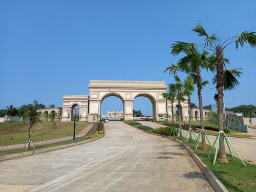 foto gerbang perumahan MILLENNIUM CITY