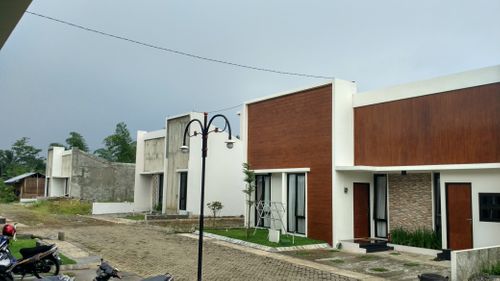 foto tampak rumah tipe 73/143 A6 perumahan Casa Royal Residence
