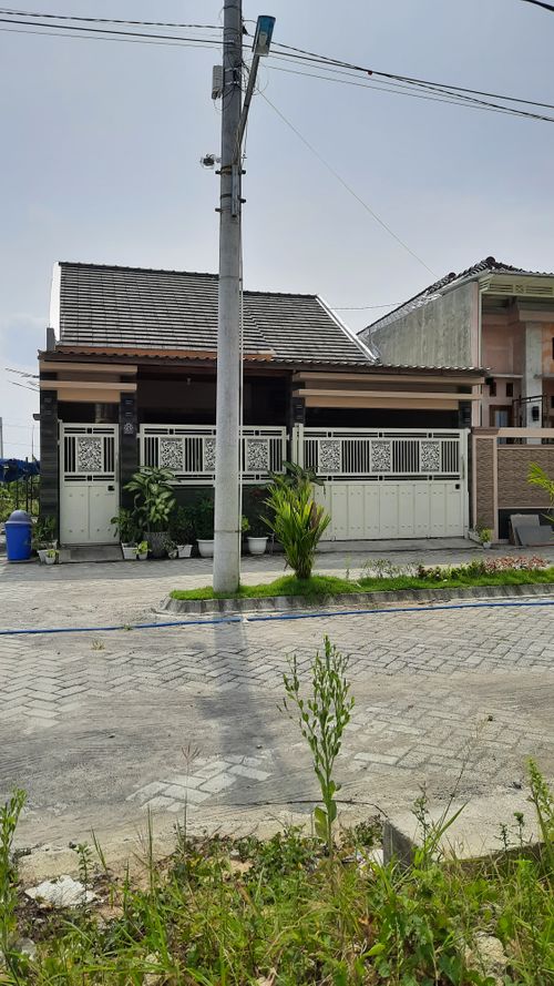 foto posisi tengah perumahan PURI KARANGMULYO