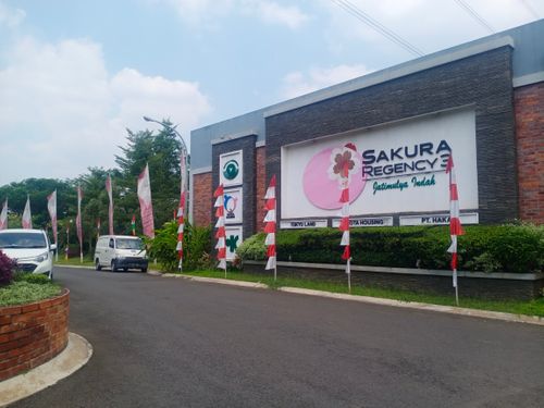 foto gerbang perumahan SAKURA REGENCY 3