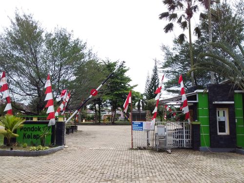 foto gerbang perumahan PONDOK KELAPA