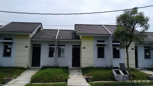 foto tampak rumah tipe ORCHID B perumahan SPRING FIELD (CITRA MAJA RAYA JO)