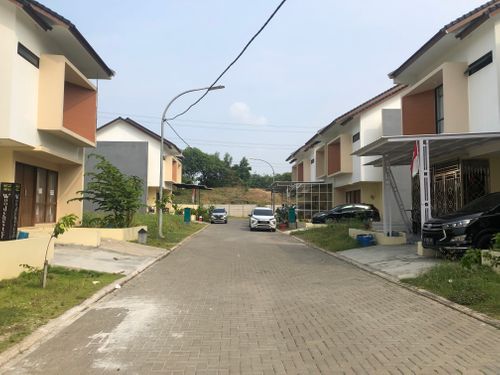 foto posisi tengah perumahan WOODCHESTER