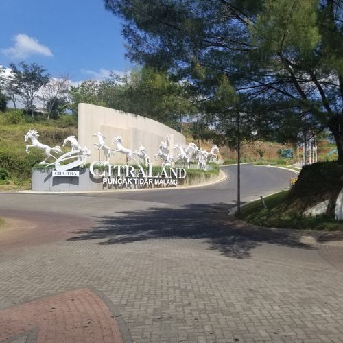 foto gerbang perumahan CitraLand Puncak Tidar Malang