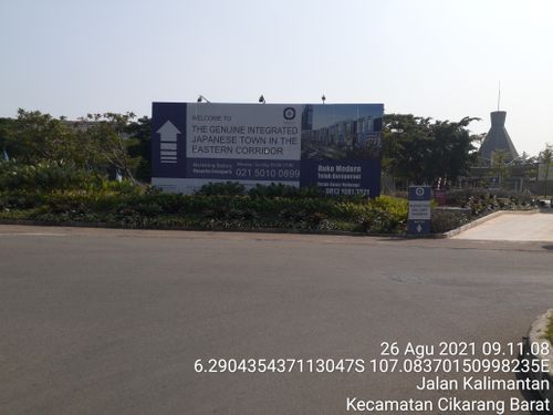 foto gerbang perumahan Vasanta Innopark Tower Aoki