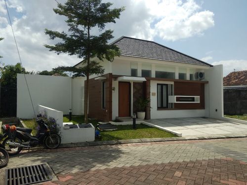 foto tampak rumah tipe HOOK perumahan PONDOK PERMAI PALAGAN 4