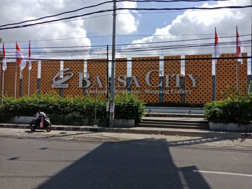 foto gerbang perumahan Barsa City Tower Cornell