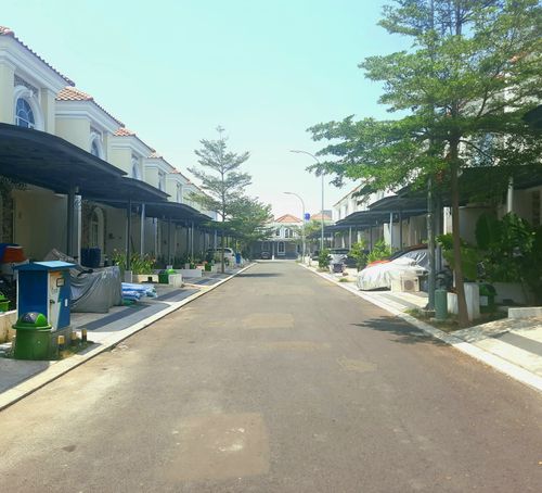 foto posisi tengah perumahan Jakarta Garden City - La Seine
