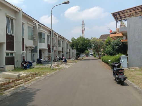 foto posisi tengah perumahan KOTA MODERN - NAVARRA