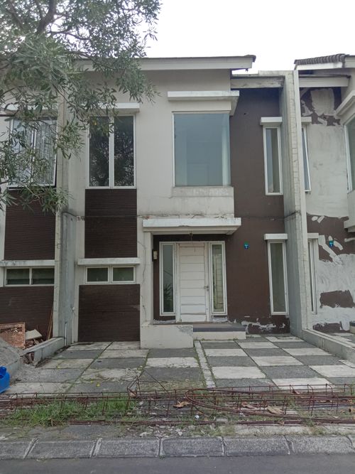 foto contoh rumah perumahan KOTA MODERN - NAVARRA